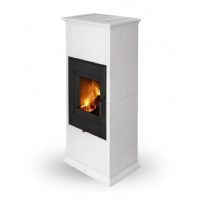 Kaminofen mit Kachelabdeckung